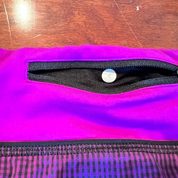 Lulu lemon speed short as 4 - Picture 3 of 4